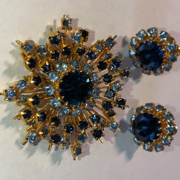 Jewelry - Vtg Blue Sapphire colored stones Brooch & Matching Clip-on Earrings Set Austria
